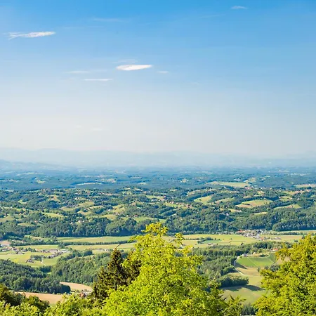 Panorama Schlaffaesser Suedsteiermark - Kastanien- & Heidelbeerhof Klein Isaak Кемпинг